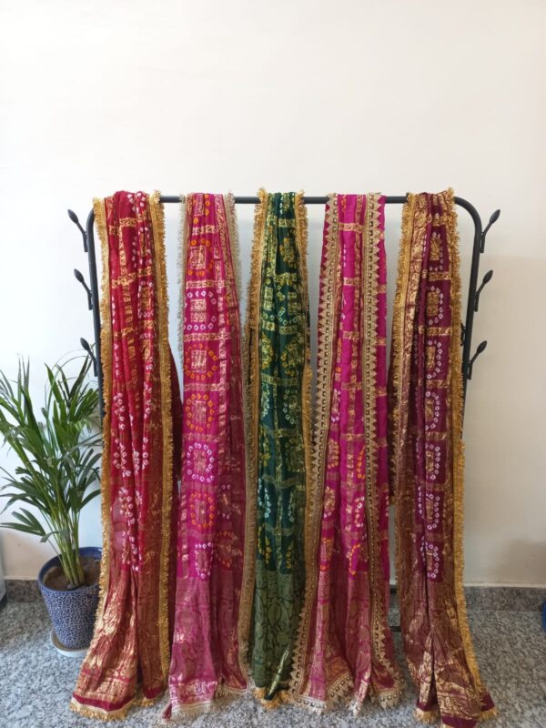 Red Bandhini Dupatta With all over Lace - Image 5