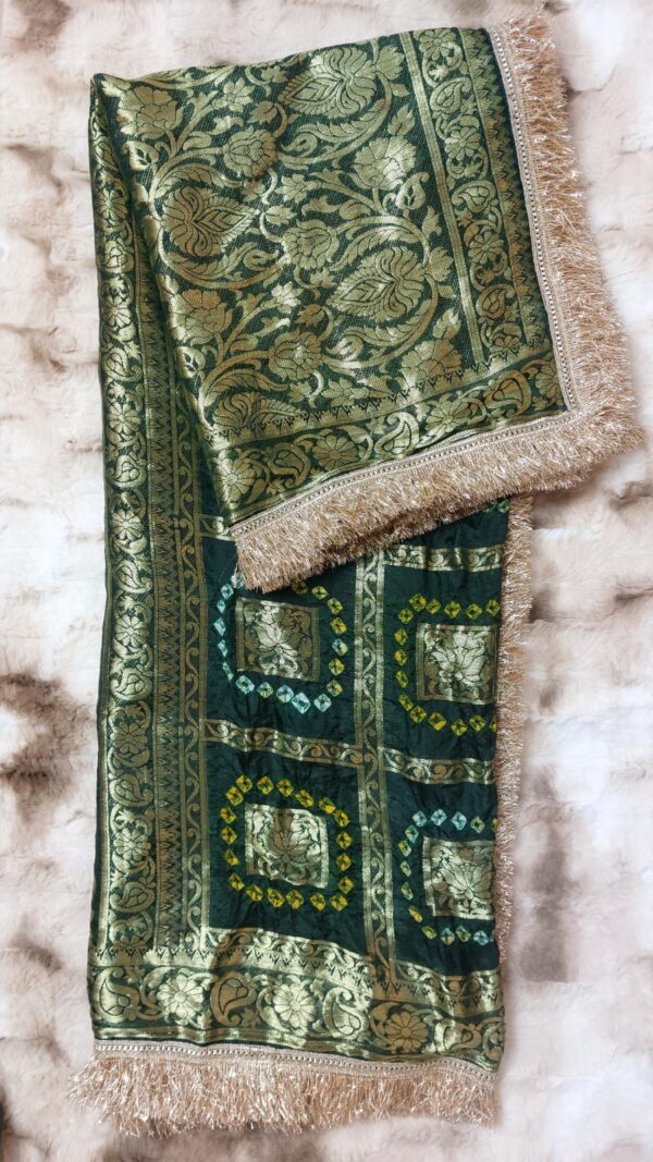 Green Bandhini Dupatta With all over Lace - Image 2